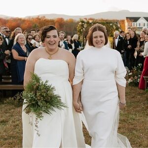 Meet your Poshers, Abby & Cameron